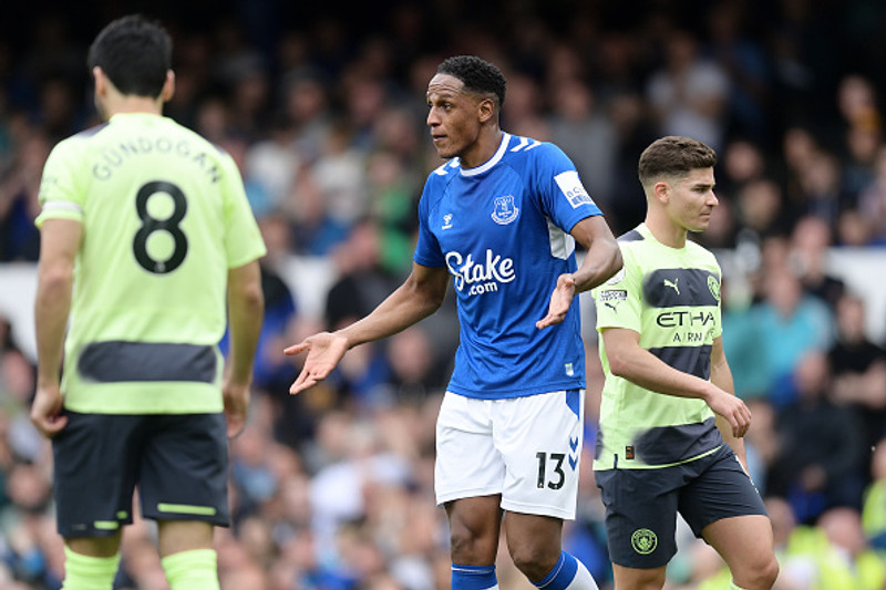 <b>Varnarmaður: Yerry Mina (Everton)</b> - Skoraði dramadískt jöfnunarmark á 9. mínútu uppbótartíma gegn Wolves. Mark sem gæti reynst gulls ígildi í baráttunni gegn falldraugnum.