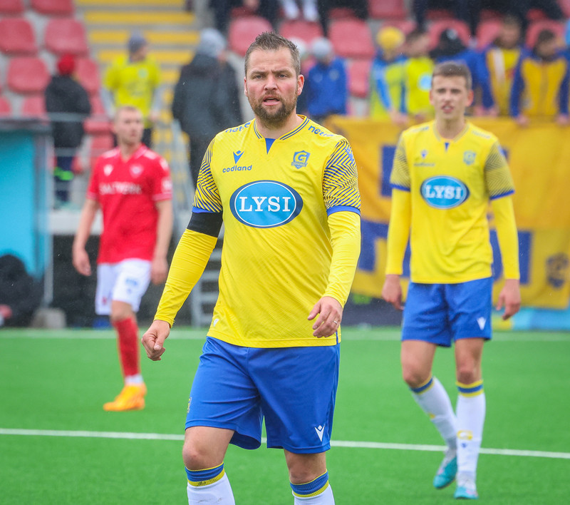 Guðjón Pétur fékk að líta rauða spjaldið.