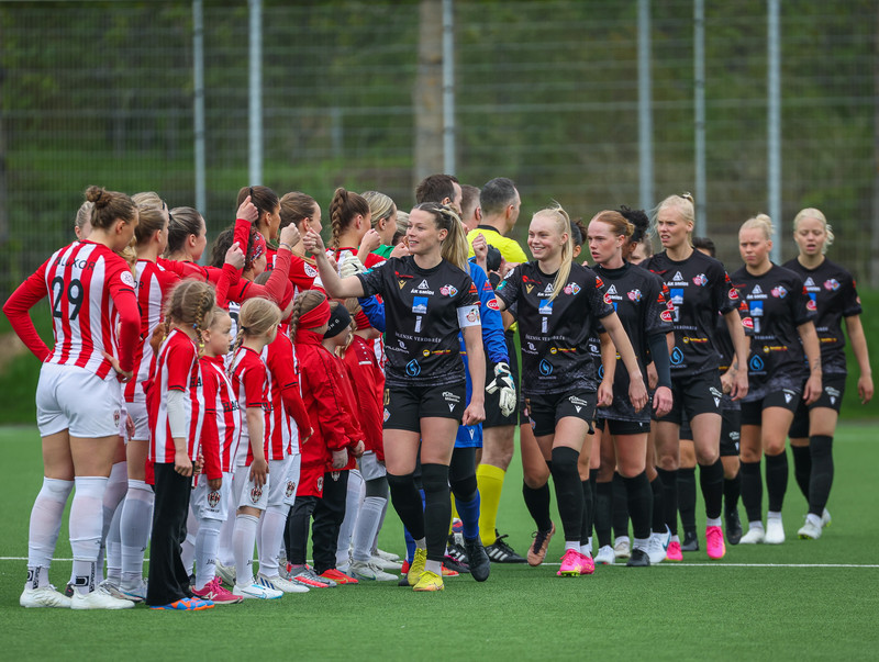 Myndaveisla: Þróttur vann topplið Þórs/KA