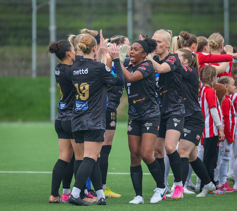 Myndaveisla: Þróttur vann topplið Þórs/KA