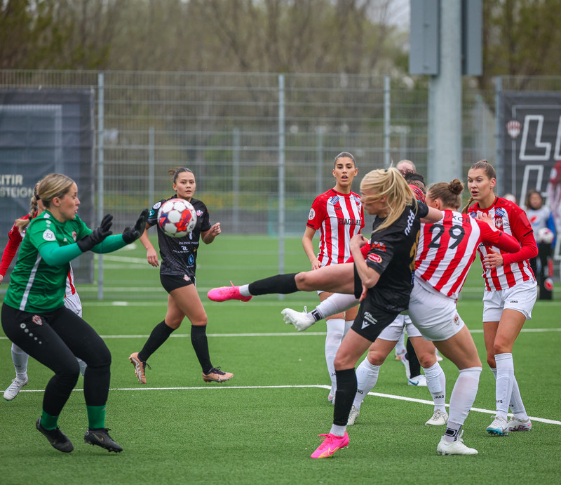 Myndaveisla: Þróttur vann topplið Þórs/KA