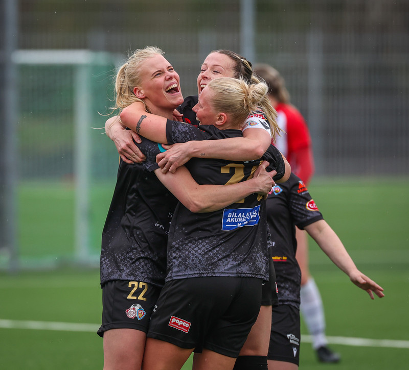 Myndaveisla: Þróttur vann topplið Þórs/KA