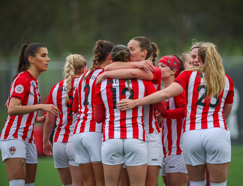 Myndaveisla: Þróttur vann topplið Þórs/KA