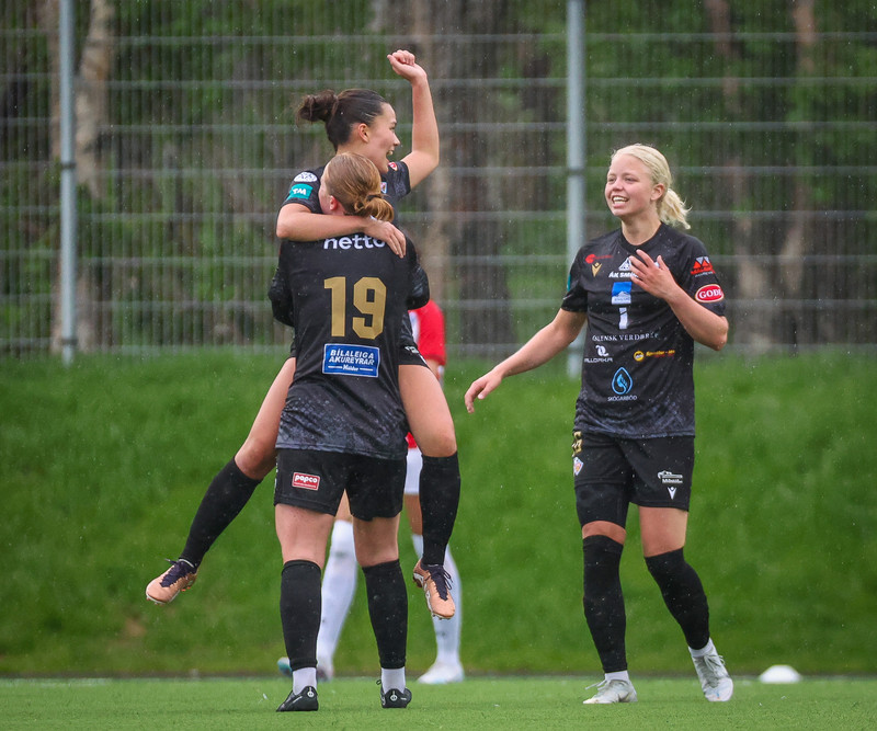 Myndaveisla: Þróttur vann topplið Þórs/KA