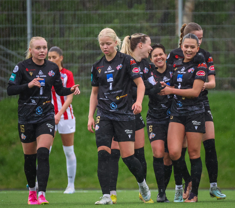 Myndaveisla: Þróttur vann topplið Þórs/KA