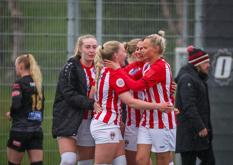Myndaveisla: Þróttur vann topplið Þórs/KA