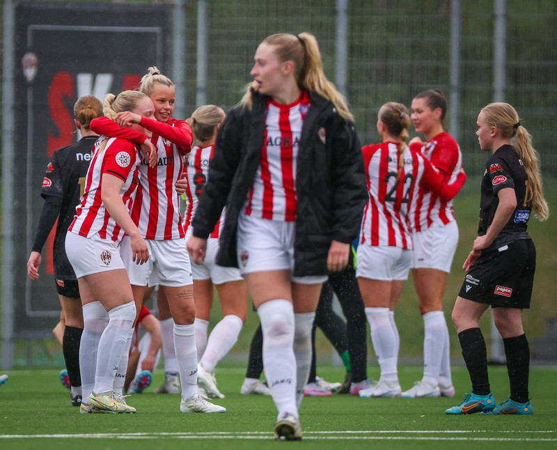 Myndaveisla: Þróttur vann topplið Þórs/KA