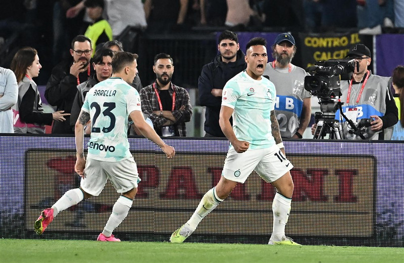 Lautaro Martínez skoraði bæði mörk Inter