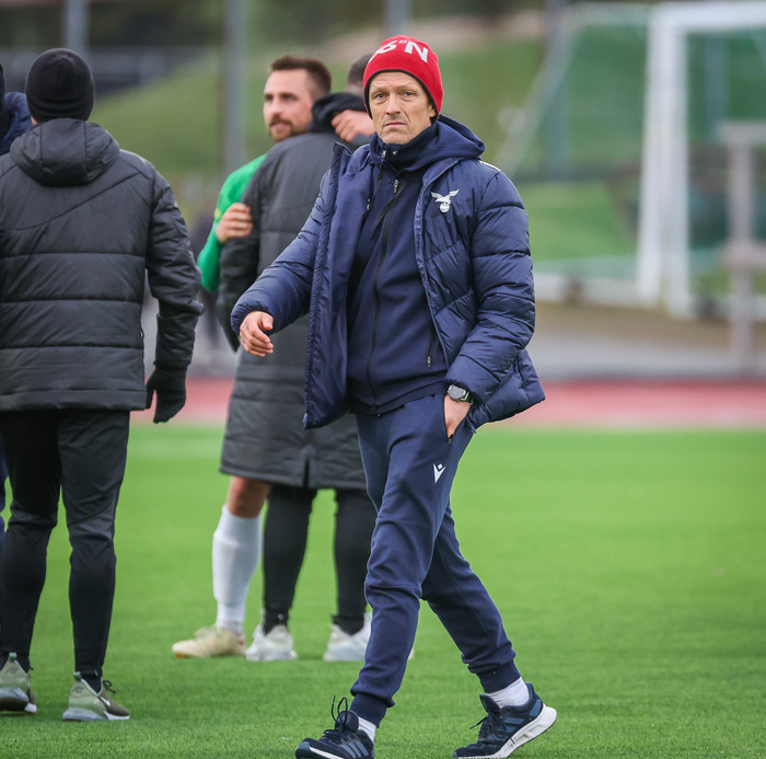Arnar Grétarsson, þjálfari Vals.