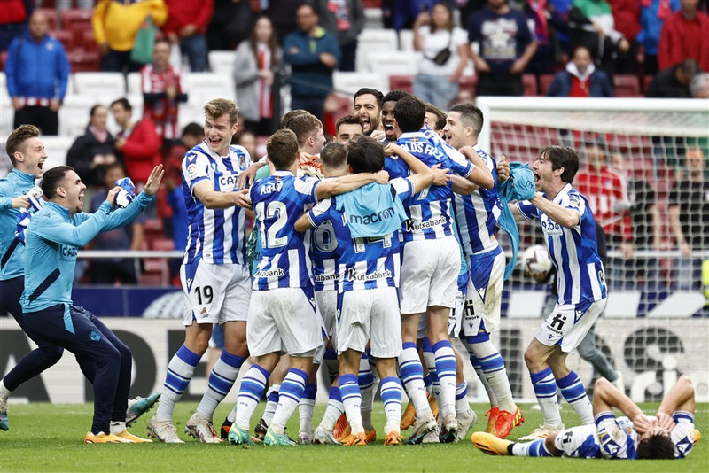 Leikmenn Real Sociedad fögnuðu Meistaradeildarsætinu vel og innilega