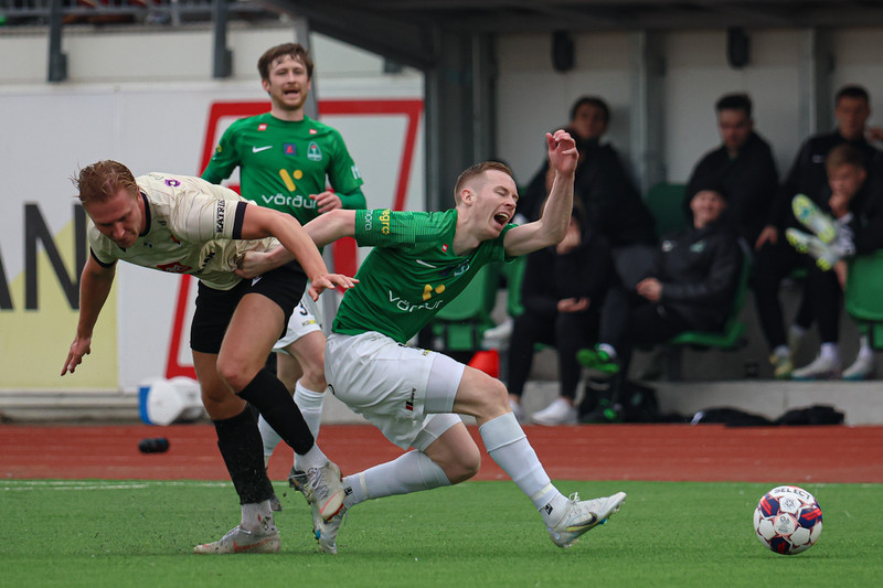 <b>Twitter - </b>KSÍ getur lokað sjoppunni ef það dæmir Arnar í bann