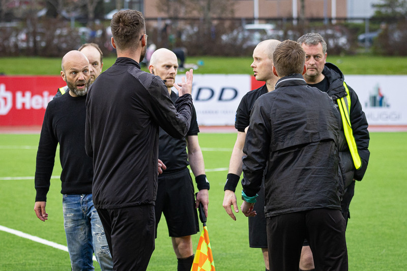 Arnar: Búinn að reka þann aðila eftir þennan leiðinlega misskilning