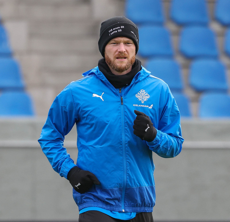 Aron Einar farinn frá Al-Arabi (Staðfest)