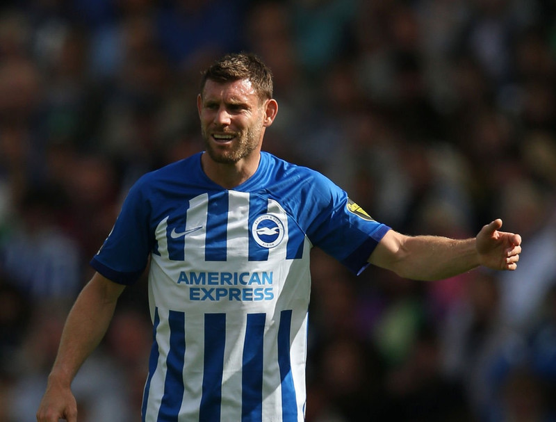 James Milner er miklu eldri en stjórinn.