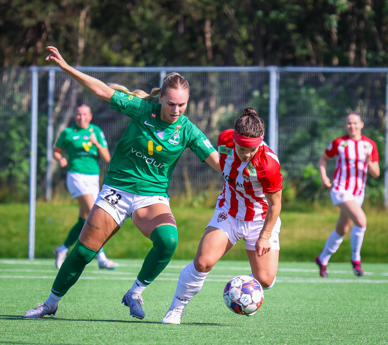 Myndaveisla frá sigri Þróttar á Breiðabliki