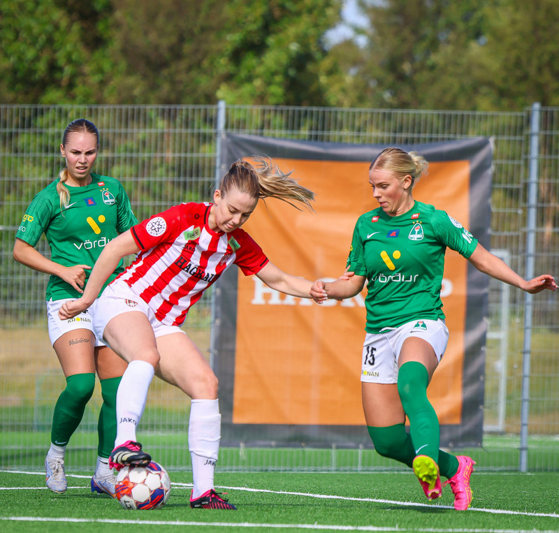Myndaveisla frá sigri Þróttar á Breiðabliki