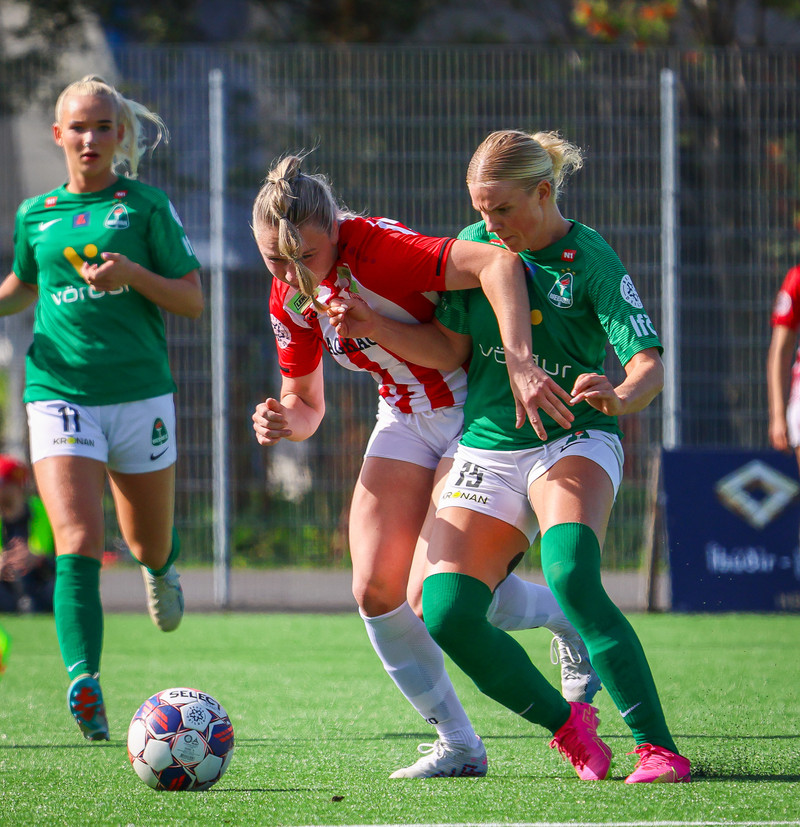 Myndaveisla frá sigri Þróttar á Breiðabliki