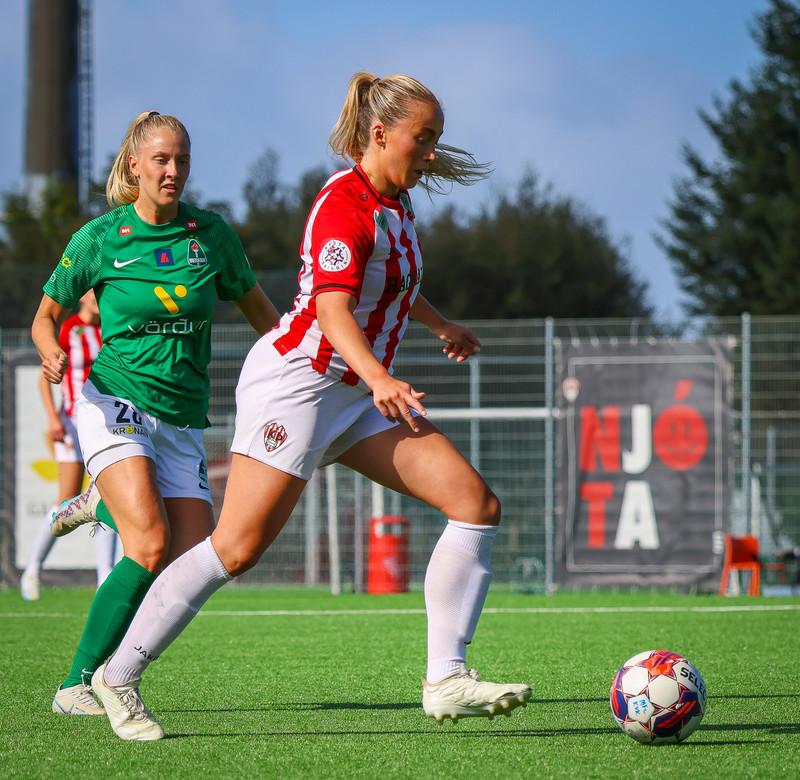 Myndaveisla frá sigri Þróttar á Breiðabliki
