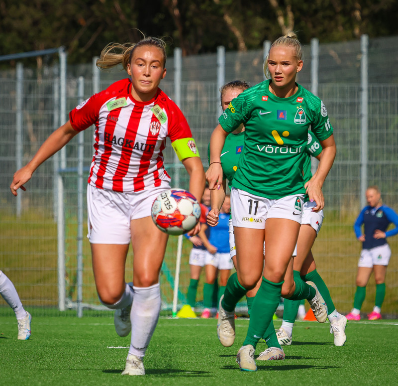 Myndaveisla frá sigri Þróttar á Breiðabliki