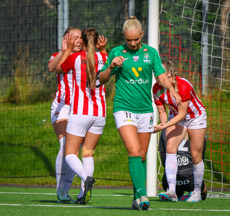 Myndaveisla frá sigri Þróttar á Breiðabliki
