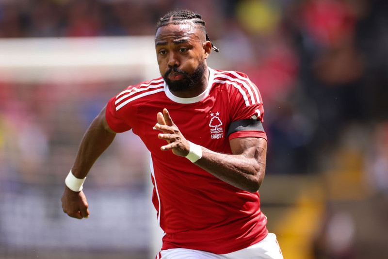 Emmanuel Dennis til Istanbul Basaksehir (Staðfest)