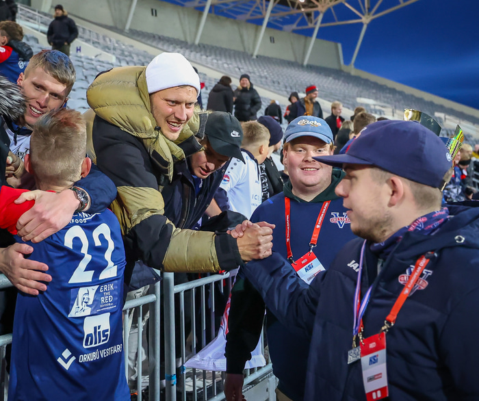 Andri Rúnar fagnar sæti Vestra í efstu deild.