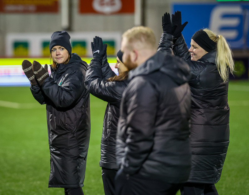 Myndaveisla: Valur hampaði skildinum í Bestu-deildinni