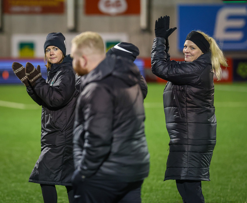 Myndaveisla: Valur hampaði skildinum í Bestu-deildinni