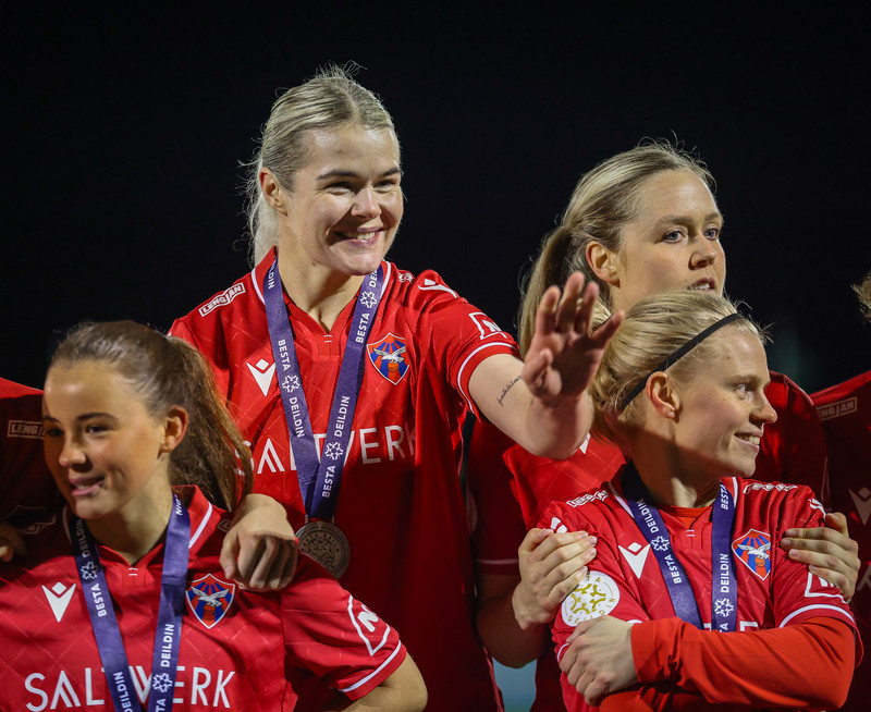 Myndaveisla: Valur hampaði skildinum í Bestu-deildinni