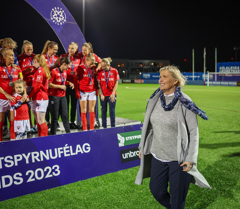 Myndaveisla: Valur hampaði skildinum í Bestu-deildinni