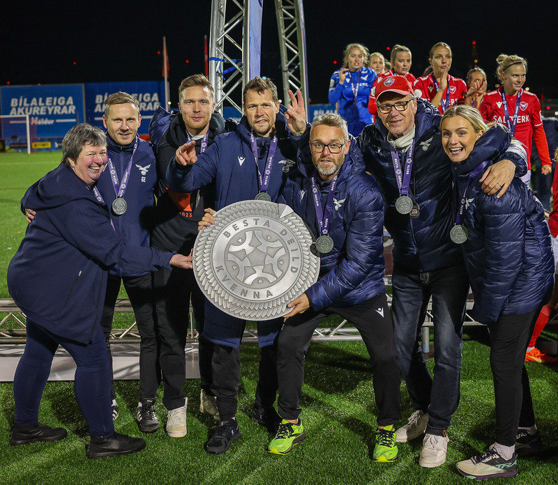 Myndaveisla: Valur hampaði skildinum í Bestu-deildinni