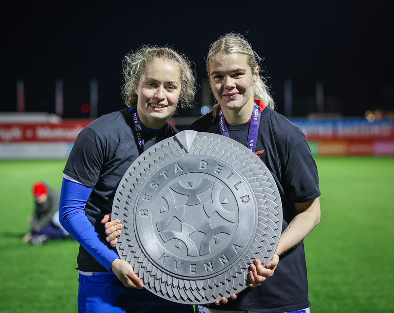 Myndaveisla: Valur hampaði skildinum í Bestu-deildinni