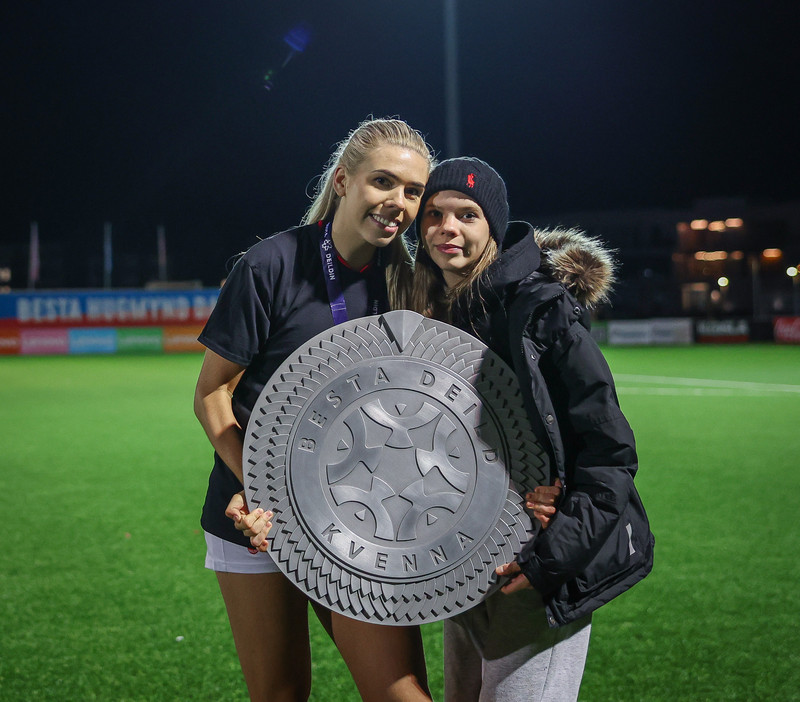 Myndaveisla: Valur hampaði skildinum í Bestu-deildinni