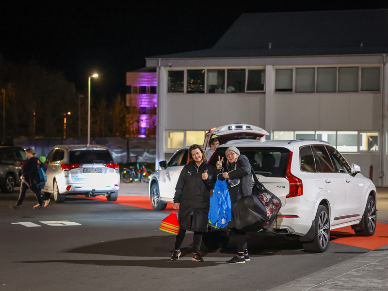 Myndaveisla: Valur hampaði skildinum í Bestu-deildinni