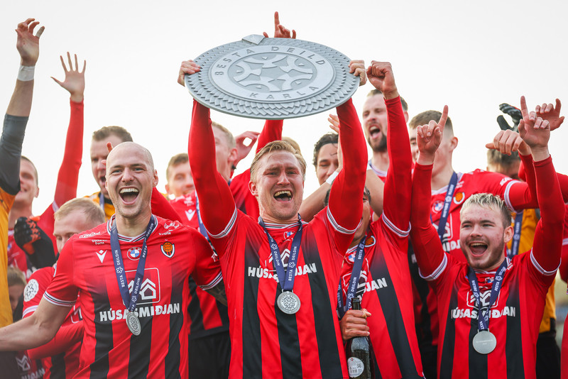 Oliver Ekroth hjá Víkingi til 2026 (Staðfest)