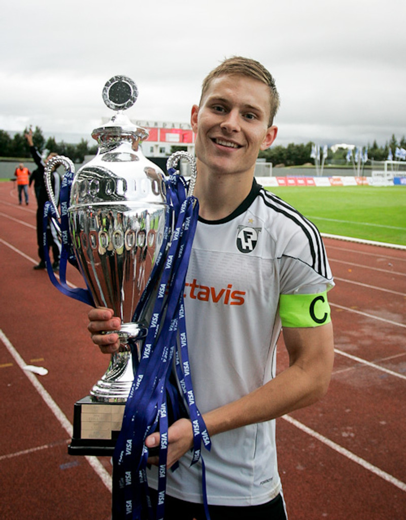 Matthías eftir að FH varð bikarmeistari árið 2010.