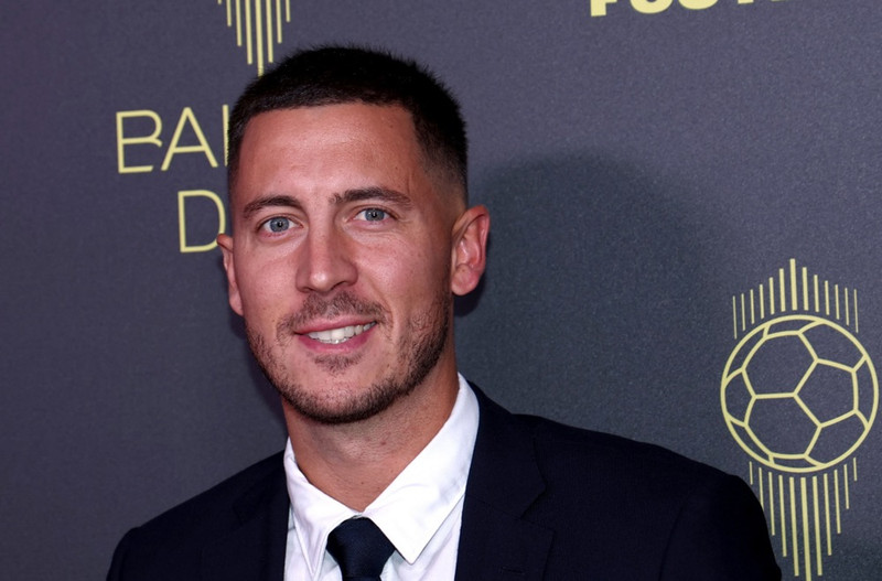 Eden Hazard aðstoðaði við að raða niður liðunum.
