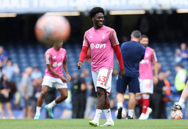 <b>Varnarmaður: Ola Aina (Nottingham Forest)</b> - Meðal markaskorara í 3-0 sigrinum gegn West Ham og hefur verið virkilega góður á tímabilinu.