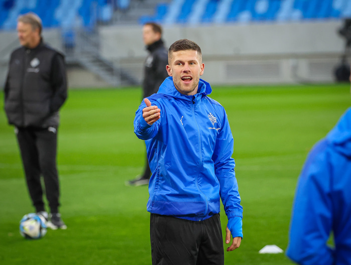 Jóhann Berg og félagar í Burnley sækja Tottenham heim.