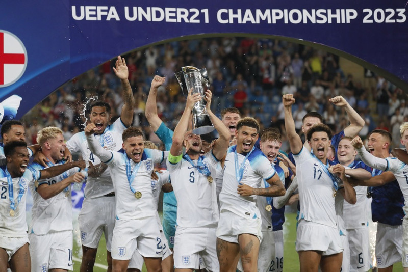 James McAtee og Harvey Elliott afgreiddu Serbíu í mikilvægum sigri