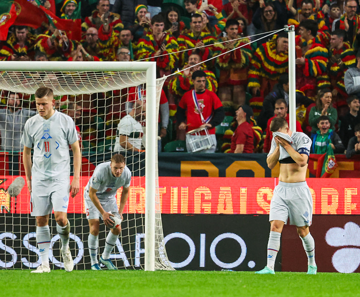 Ísland er 1-0 undir