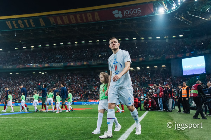 Alfreð býr yfir mikilli reynslu úr fótboltaheiminum og er einnig með gráðu úr Sports Management námi.a