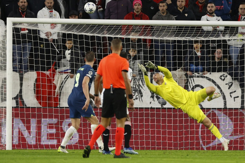 Úr leik Sevilla og PSV