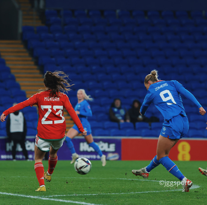 Lætur skotið ríða af