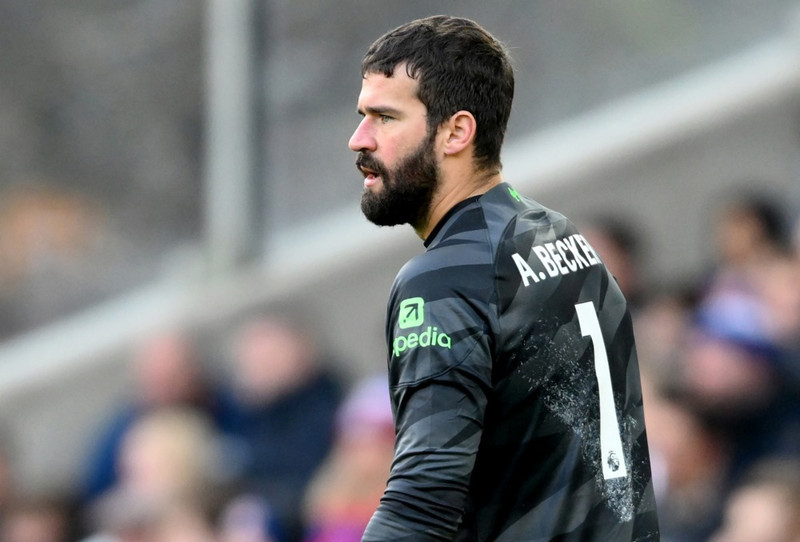 Alisson í leikmannahópi Liverpool - Chiesa veikur