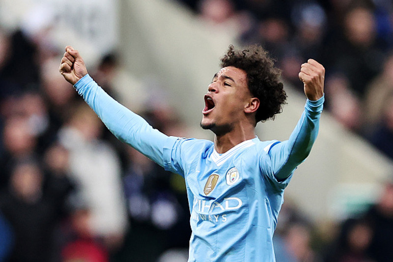 Bobb búinn að gera nýjan samning við Man City
