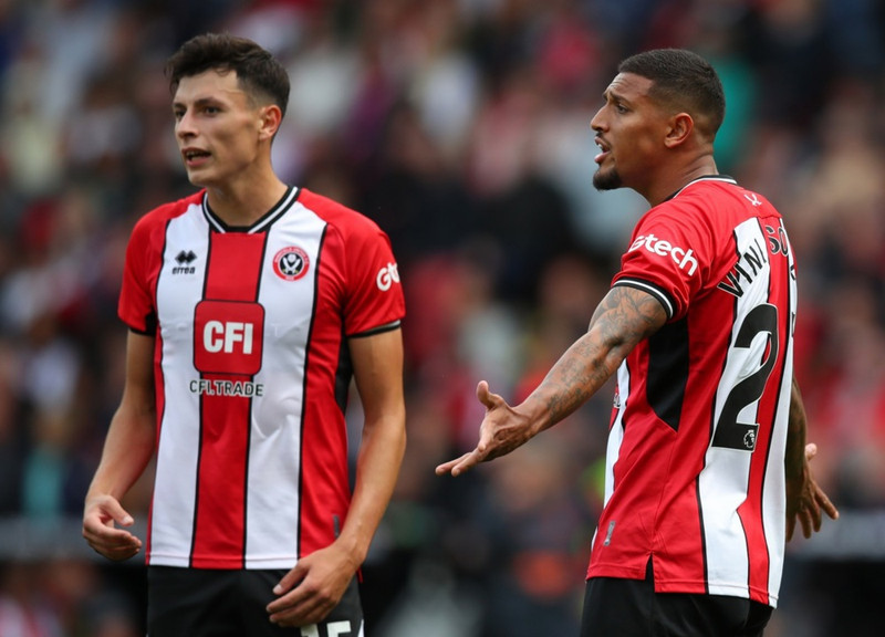 Ahmedhodzic (til vinstri).