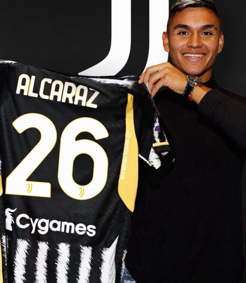 Juventus fær Alcaraz á láni frá Southampton (Staðfest)