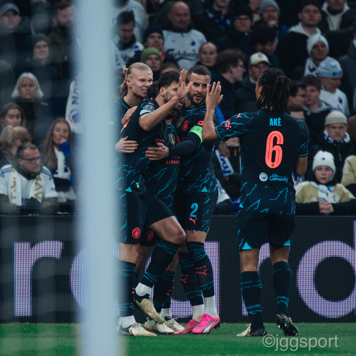 Manchester City fagnar marki á síðasta tímabili.