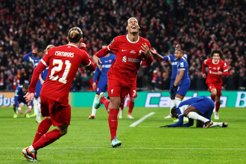 Van Dijk vill taka þátt í næsta kafla hjá Liverpool